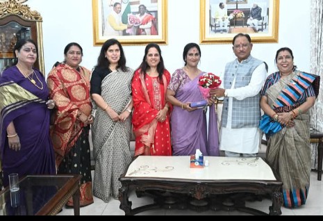 रायपुर महापौर और बिलासपुर महापौर की मुलाकात माननीय मुख्यमंत्री से हुई