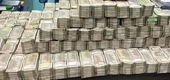 महादेव सट्टा ऐप से जुड़े नेटवर्क पर रायपुर ED का करारा प्रहार: मनी लॉन्ड्रिंग केस में दिल्ली-मुंबई समेत देश के इन 7 बड़े शहरों में मारा छापा, बॉन्ड सहित 573 करोड़ से ज्यादा की संपत्ति की फ्रीज