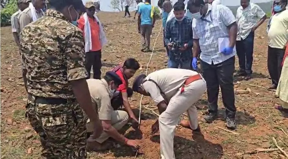 CG में खौफनाक वारदात : युवती ने प्रेमी के साथ मिलकर की मंगेतर की हत्या, जंगल में दफनाया शव, पुलिस ने कब्र खोदकर निकाली लाश